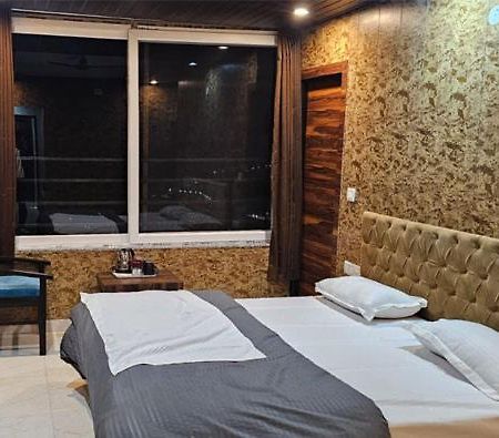 Hotel Mussoorie Gold Mary Екстериор снимка